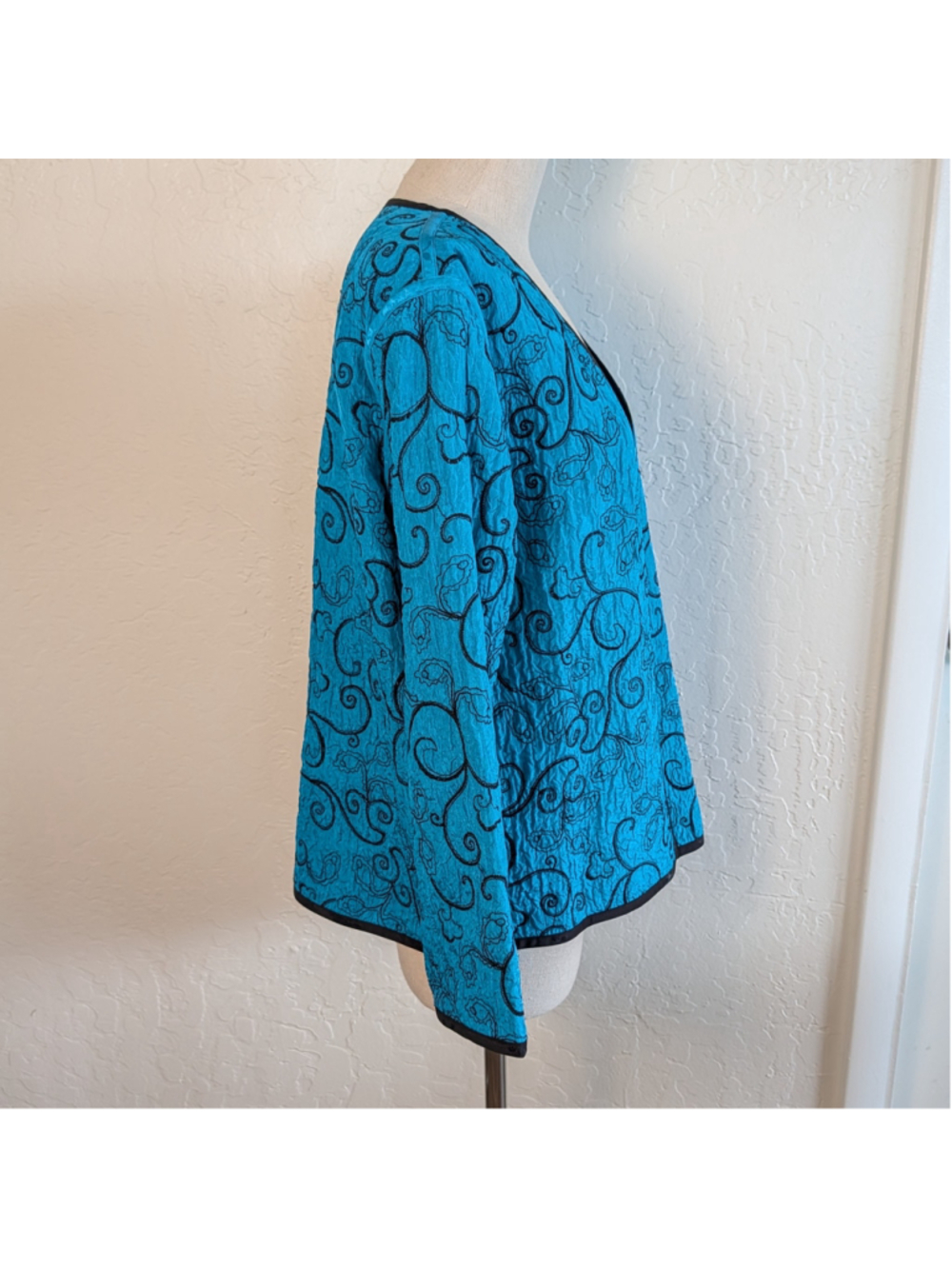 Chicos 100% Silk Embroidery Open Front Jacket Blue Black Floral Trim Art To Wear - Picture 12 of 14